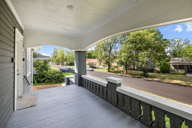 Foto del edificio - Charming 4 Bedroom, 2 Bathroom house