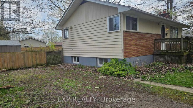 Building Photo - 121 Forks Rd E
