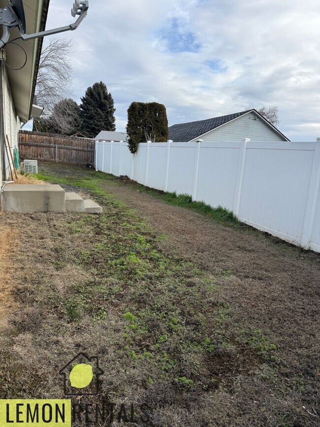 Foto del edificio - 3610 McLean Dr