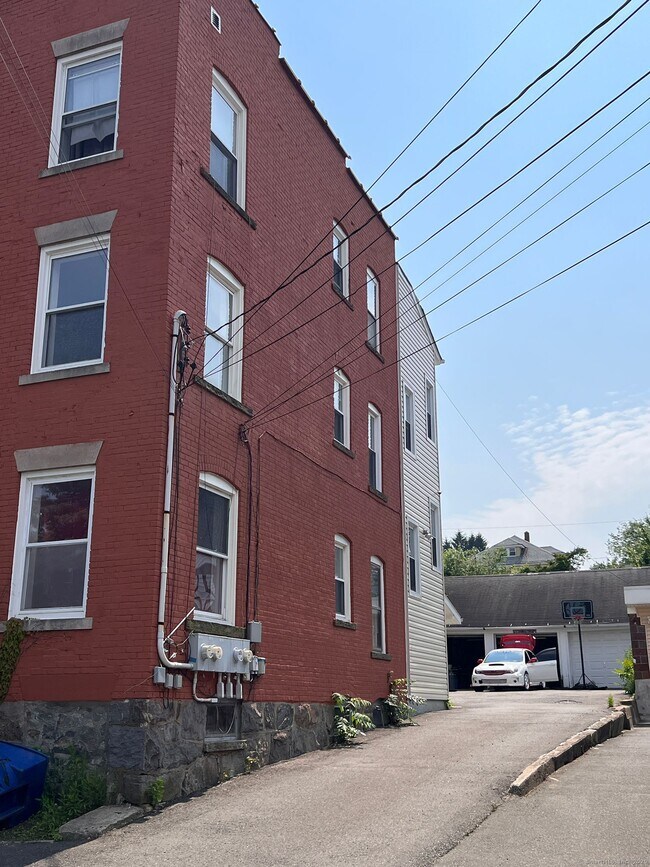 Foto del edificio - 640 Wilson St