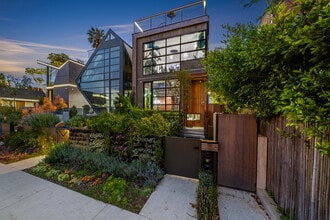 Building Photo - 836 California Ave