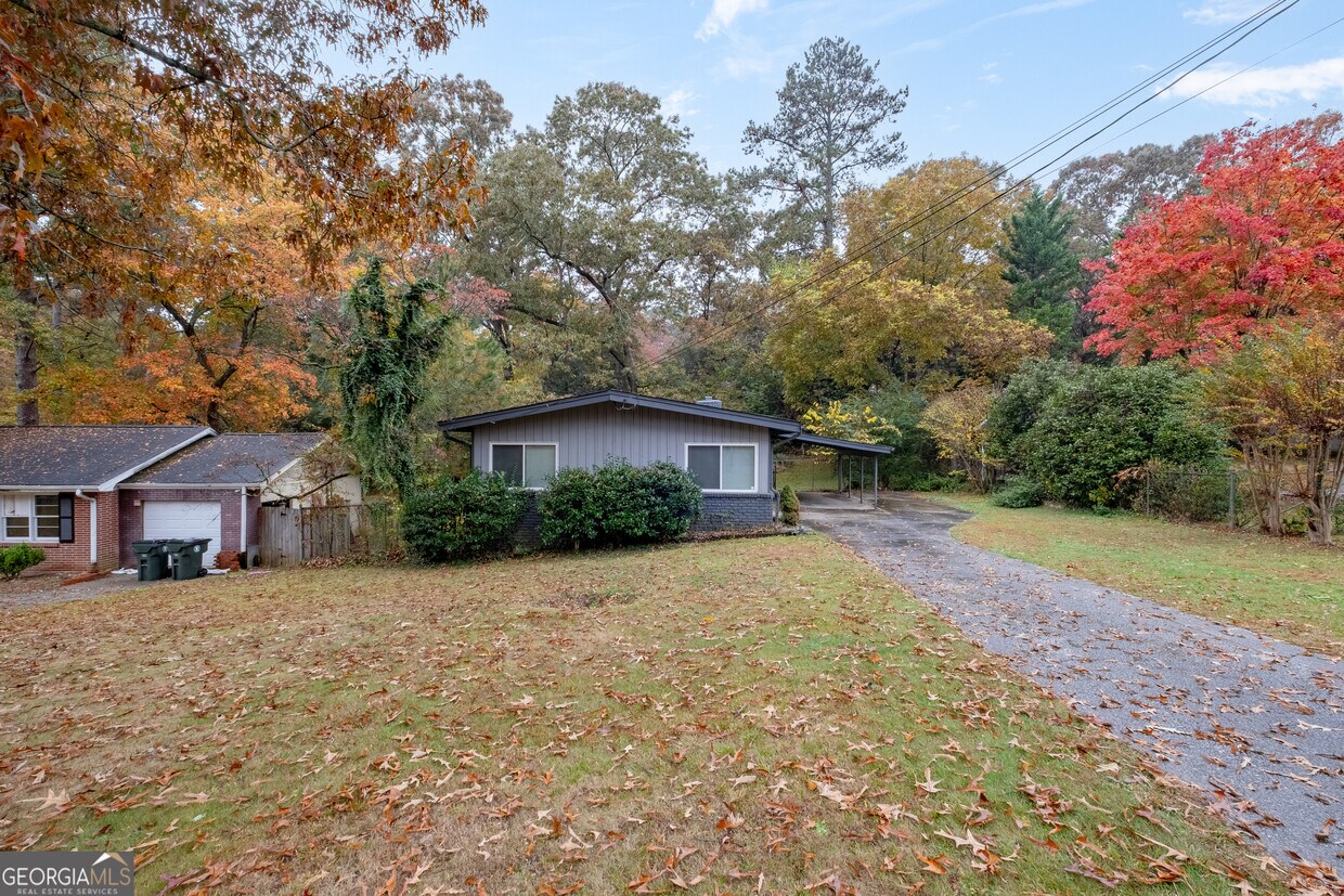 Primary Photo - 2672 Woodacres Rd NE
