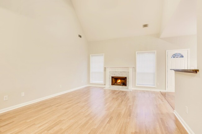 Building Photo - 103 Sycamore Walk