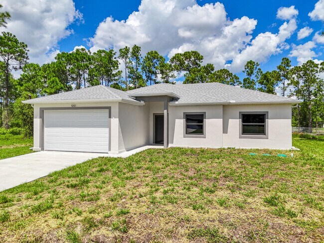 Photo - 1051 Milwaukee Blvd House