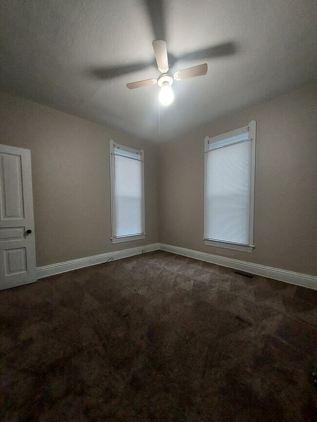 Foto del edificio - 512 Kibler Ave