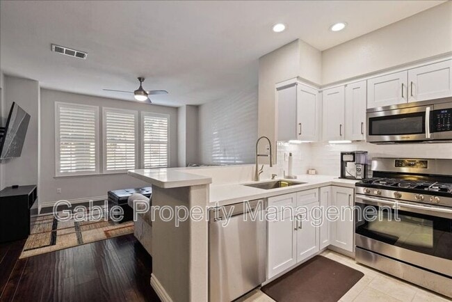 Foto del edificio - 24136 Victoria Ln