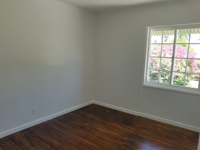 Foto del edificio - 6000 Lindley Ave
