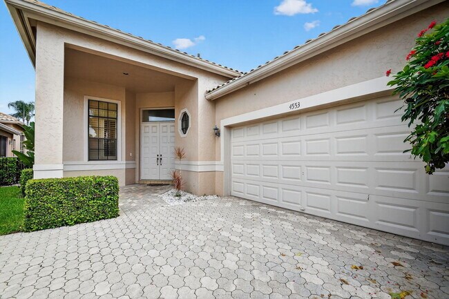 Foto del edificio - 4553 Barclay Fair Way