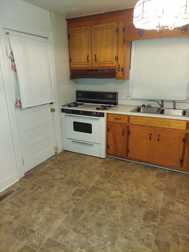 Cocina - 1713 Thru St