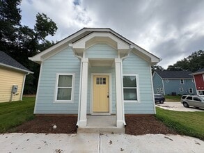 Building Photo - 185 S Barnett Shoals Rd