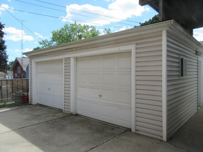 Foto del edificio - 2615 Taylor Ave