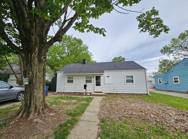 Building Photo - 877 S Ashburton Rd