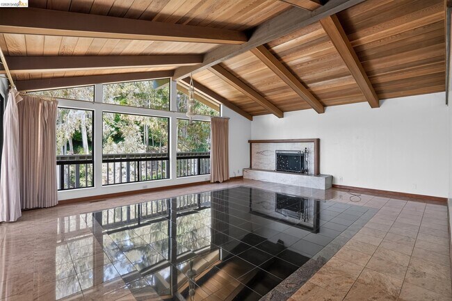 Foto del edificio - 525 Hampton Rd