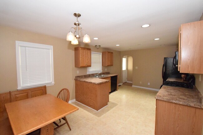 Foto del edificio - 477 W Spring St