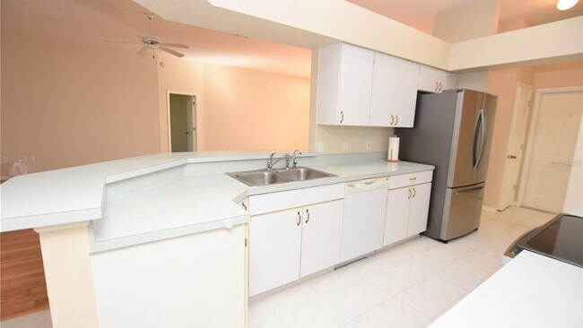 Foto del edificio - 7047 Hazeltine Cir