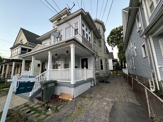 Foto del edificio - 644 Brooks St