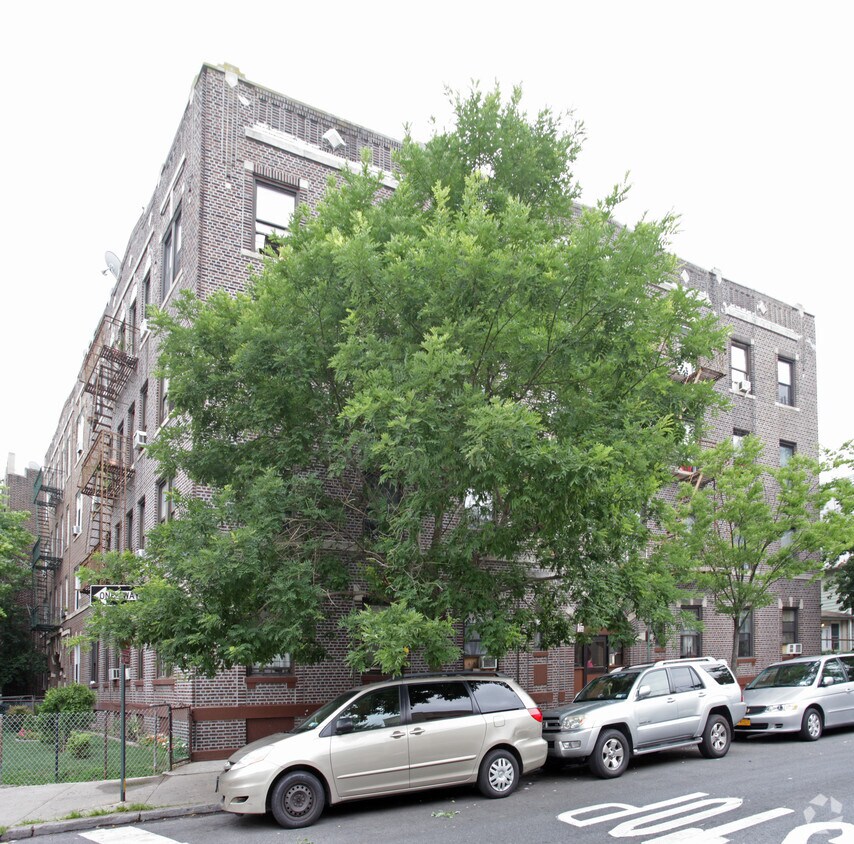 Building Photo - 584 Rugby Rd