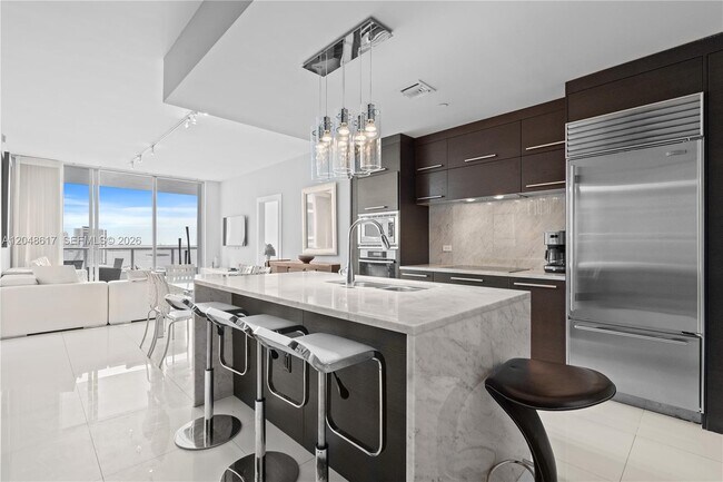 Building Photo - 900 Biscayne Blvd