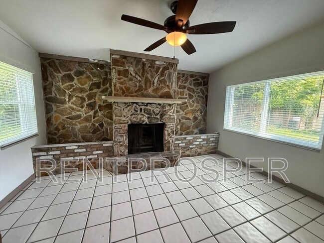 Building Photo - 1071 Blake St