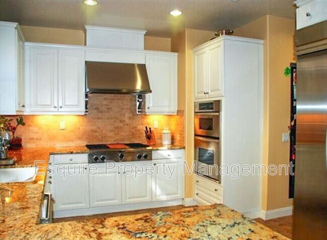 Foto del edificio - 625 Clearwater Creek Dr