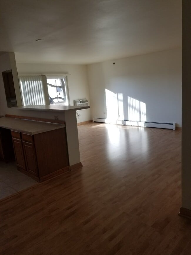 Foto del edificio - 290 N Westgate Rd