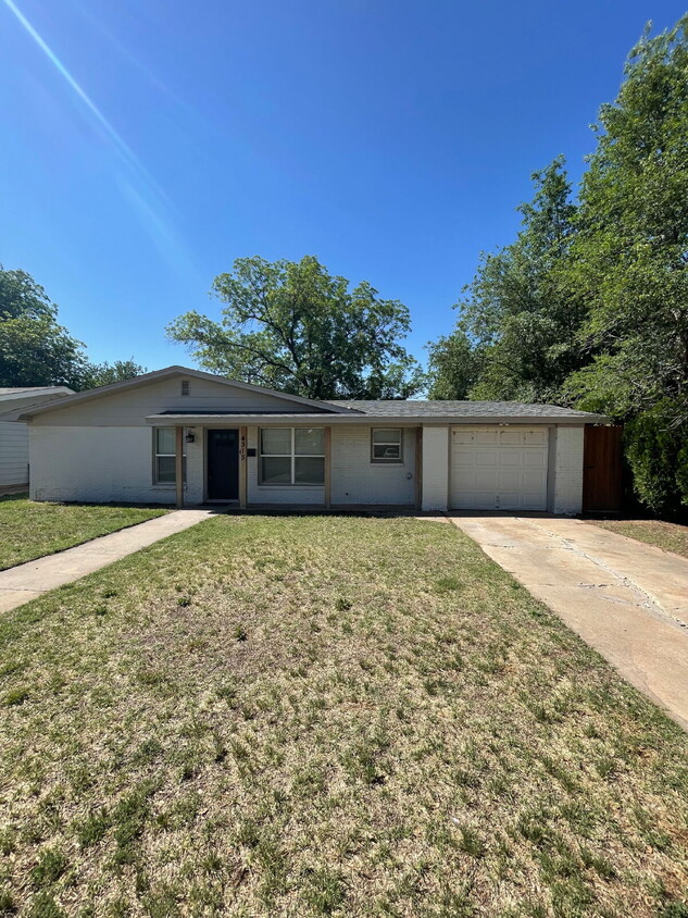 Foto principal - Stunning 3-Bed, 2-Bath Retreat in Lubbock ...
