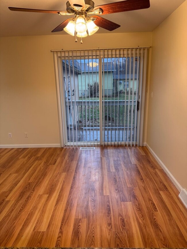 Building Photo - 4759 Logan Arms Dr