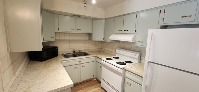 Foto del edificio - 2230 S Goebbert Rd