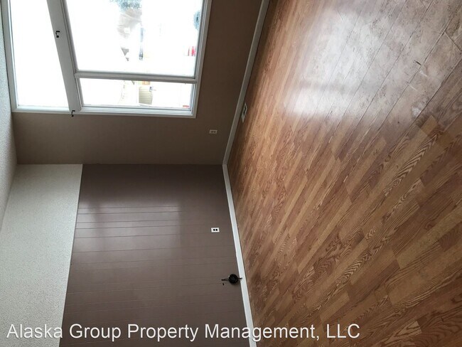 Building Photo - 2 br, 1 bath House - 8962  Forest Village Dr