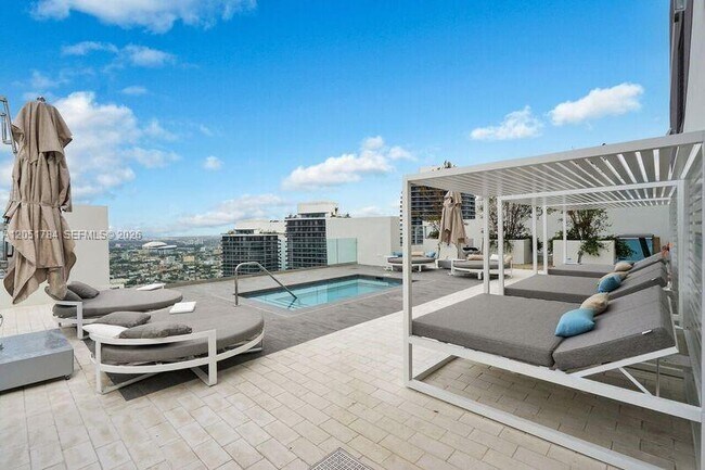 Foto del edificio - 1010 Brickell Ave