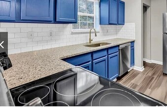 Building Photo - 4246 Villas Dr