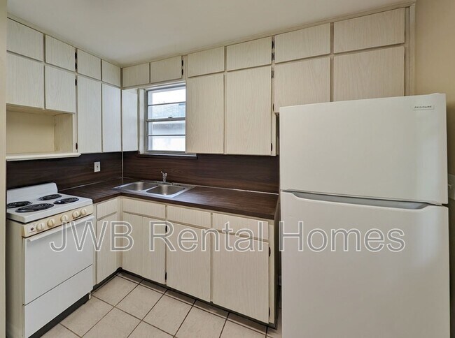 Foto del edificio - 4553 Astral St