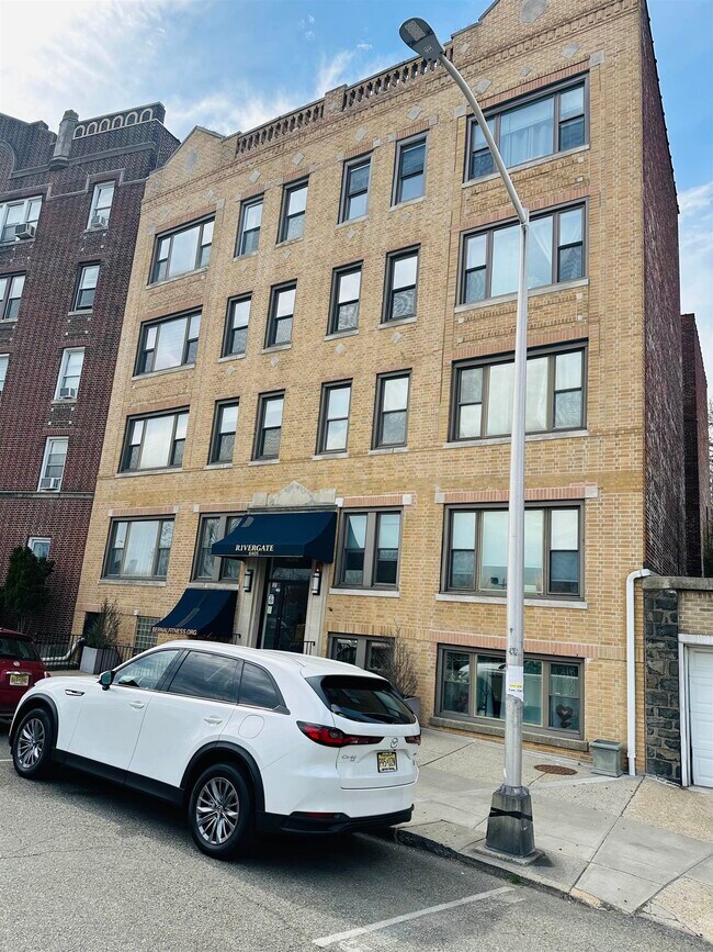 Foto del edificio - 6405 JFK Blvd E