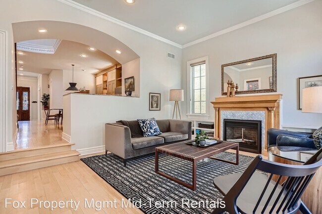 Building Photo - 2 br, 2.5 bath House - 2431 Stout St
