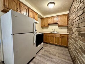 Building Photo - 105 Kellywood Manor