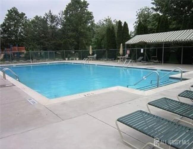 Building Photo - 405 Danbury Ln