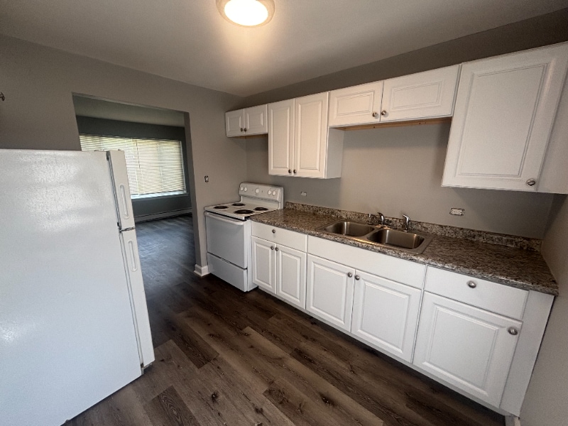 Primary Photo - 2109-2123 W 119th St