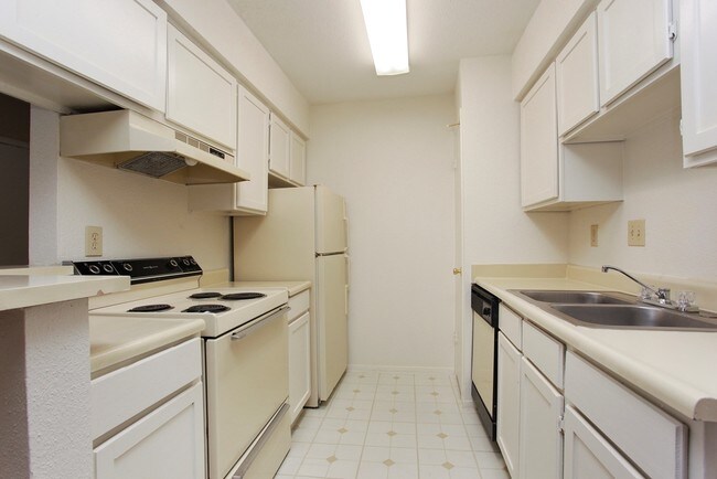 Bankside Village Available Apartments Now Houston Kitchen
