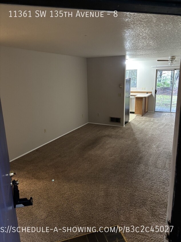 Primary Photo - 2 BD 2BA 1000 sq ft w/ GARAGE, W/D hk up, ...