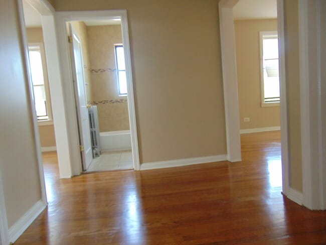 Building Photo - 1511 W 82nd St
