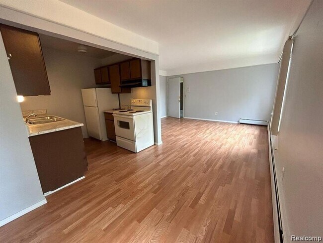 Foto del edificio - 16480 E 9 Mile Rd