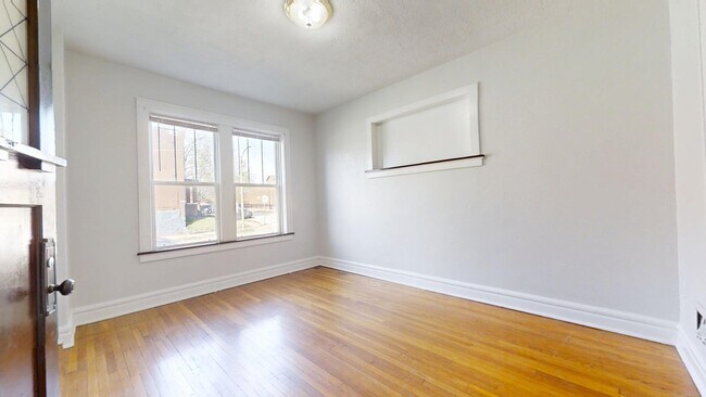 Foto del edificio - 3704 Fairview Ave