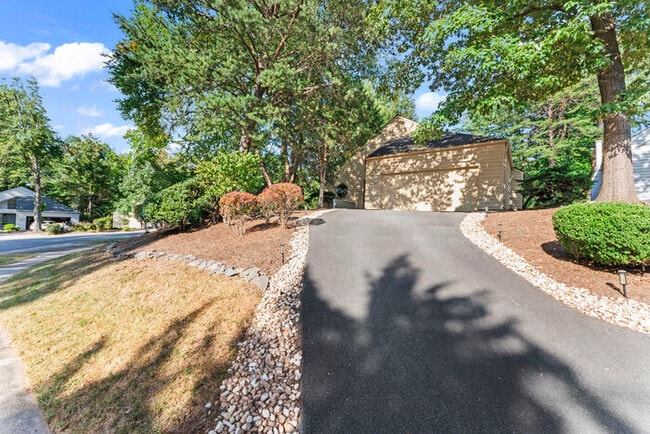 Building Photo - Ceder Hollow