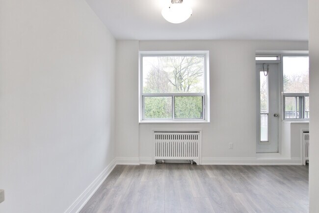 2 chambres - Salon - 29 Upper Canada Drive