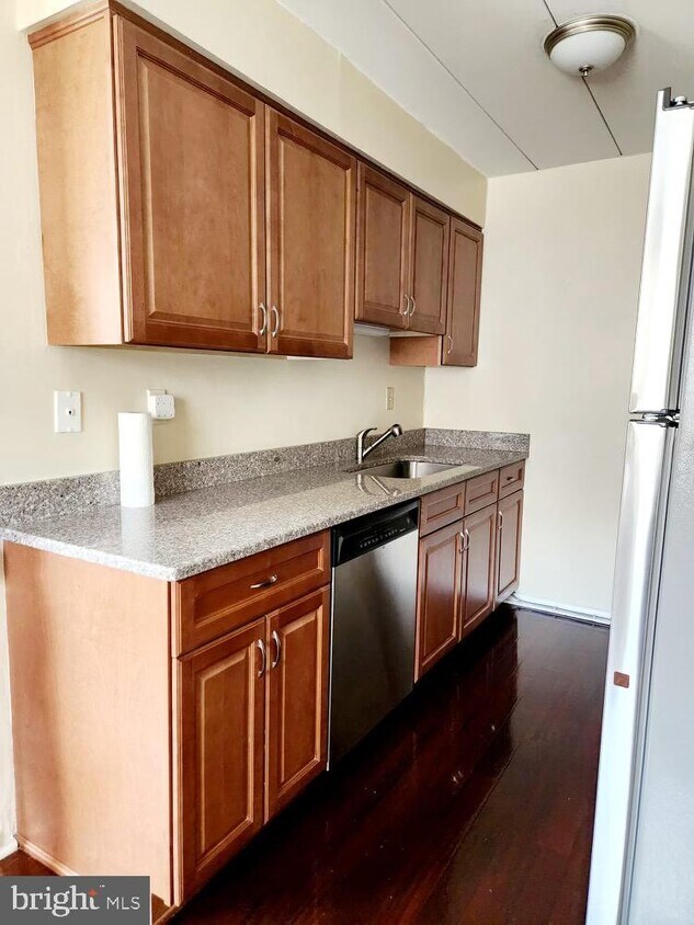 Foto principal - 1 Radnor Dr