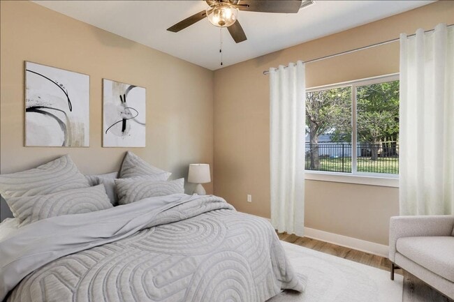 Foto del edificio - Skyway-Maxine Plan