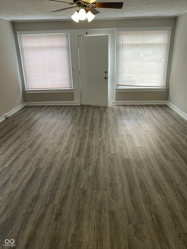 Foto del edificio - 5338 Winthrop Ave