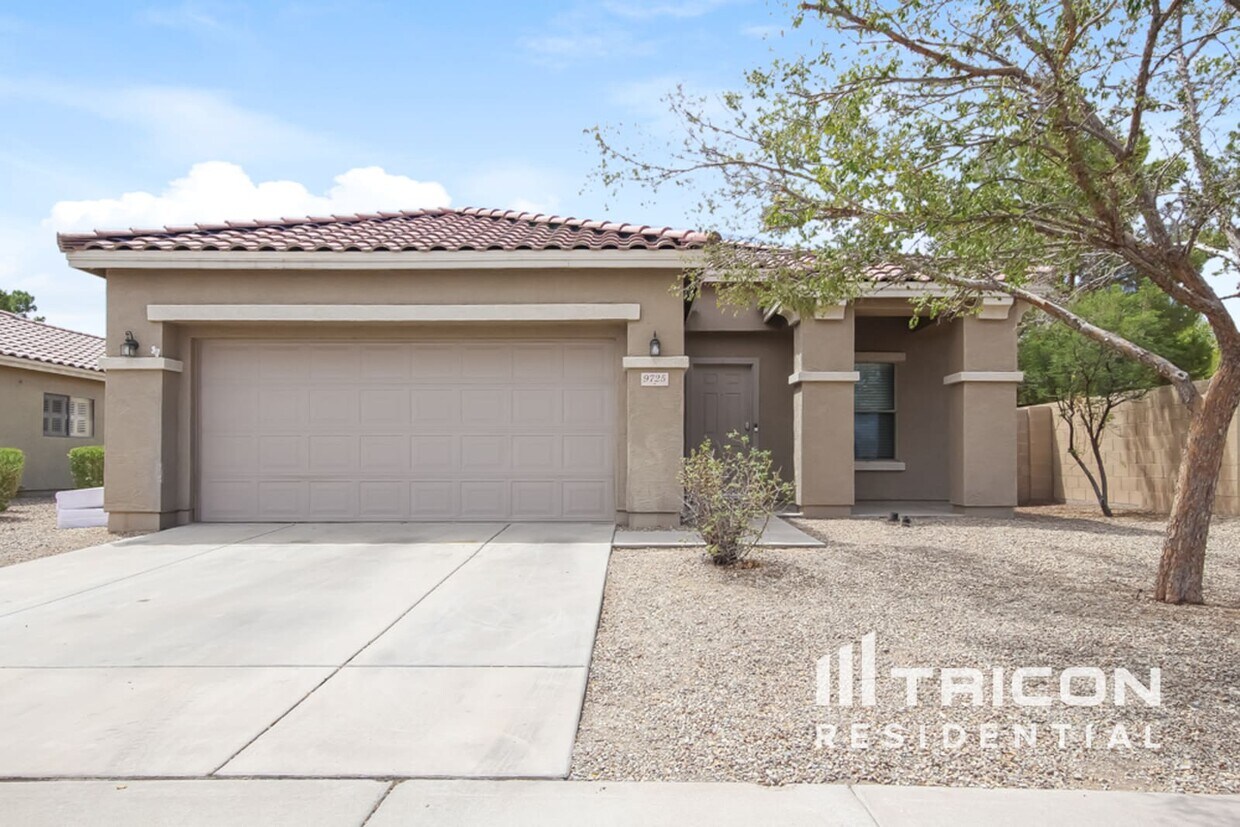 Foto principal - 9725 W Florence Ave