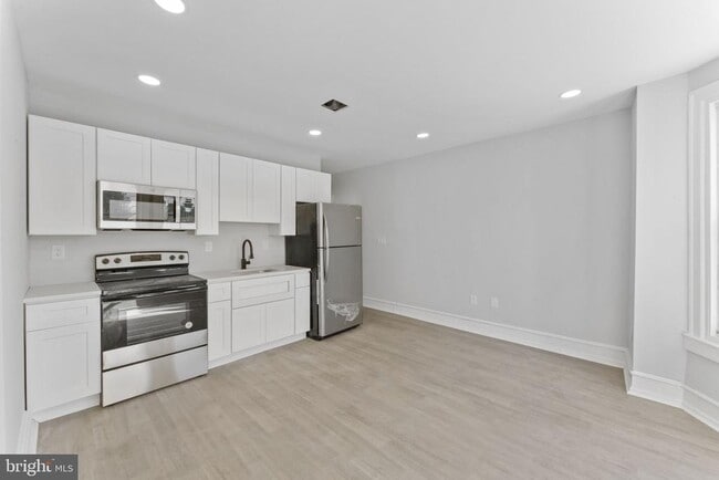 Building Photo - 7703 Ridge Ave