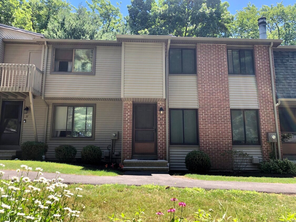 33 Conestoga Way Unit 33, Glastonbury, CT 06033 Condo for Rent in Glastonbury, CT
